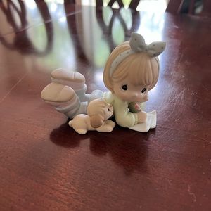 Precious Moments 2001 "Friends Write from the Start" 2001 Figurine 25150 Box